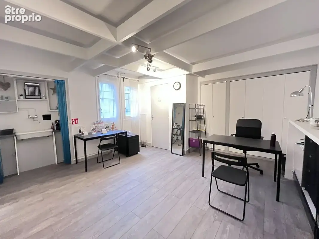 Quartier Carnot - Local professionnel de 37 m2 avec garage de 22 m2 - photo 3