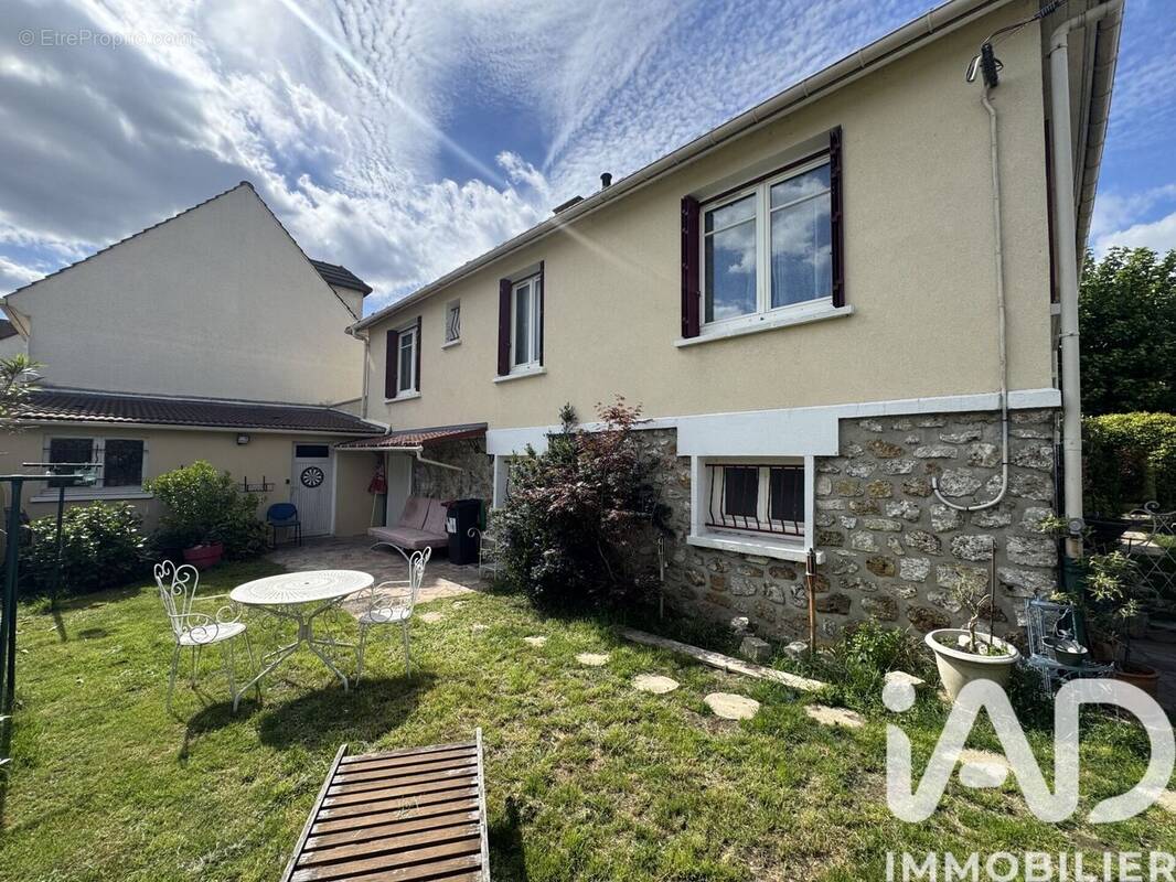 Photo 1 - Maison à SAINTE-GENEVIEVE-DES-BOIS
