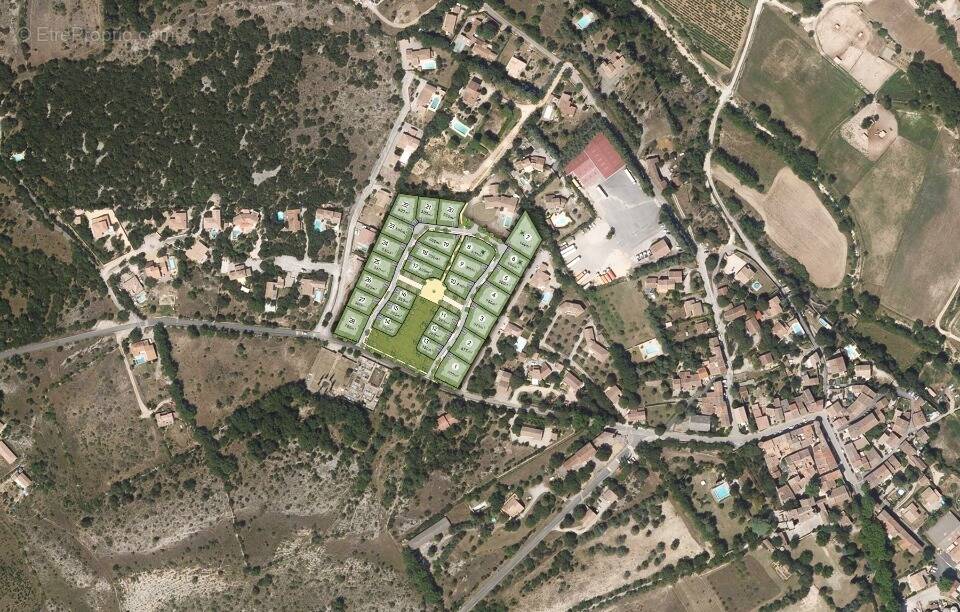 Terrain à NOTRE-DAME-DE-LONDRES