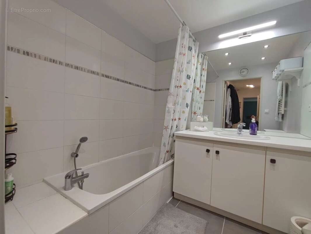 Appartement à SIX-FOURS-LES-PLAGES