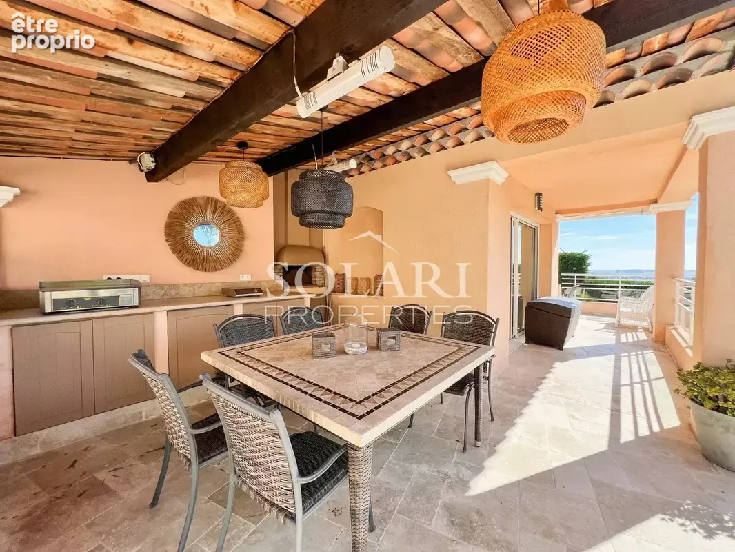 Photo Maison à Mandelieu-La-Napoule au prix de 1 180 000€