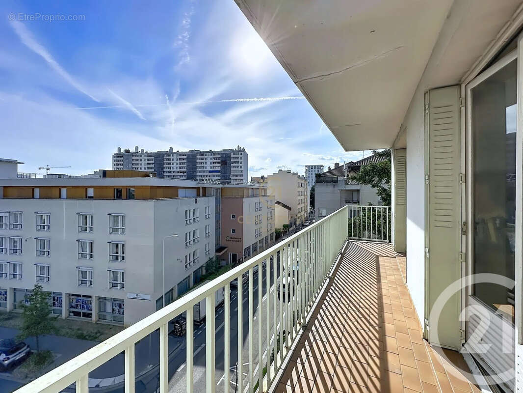 Appartement à LYON-8E