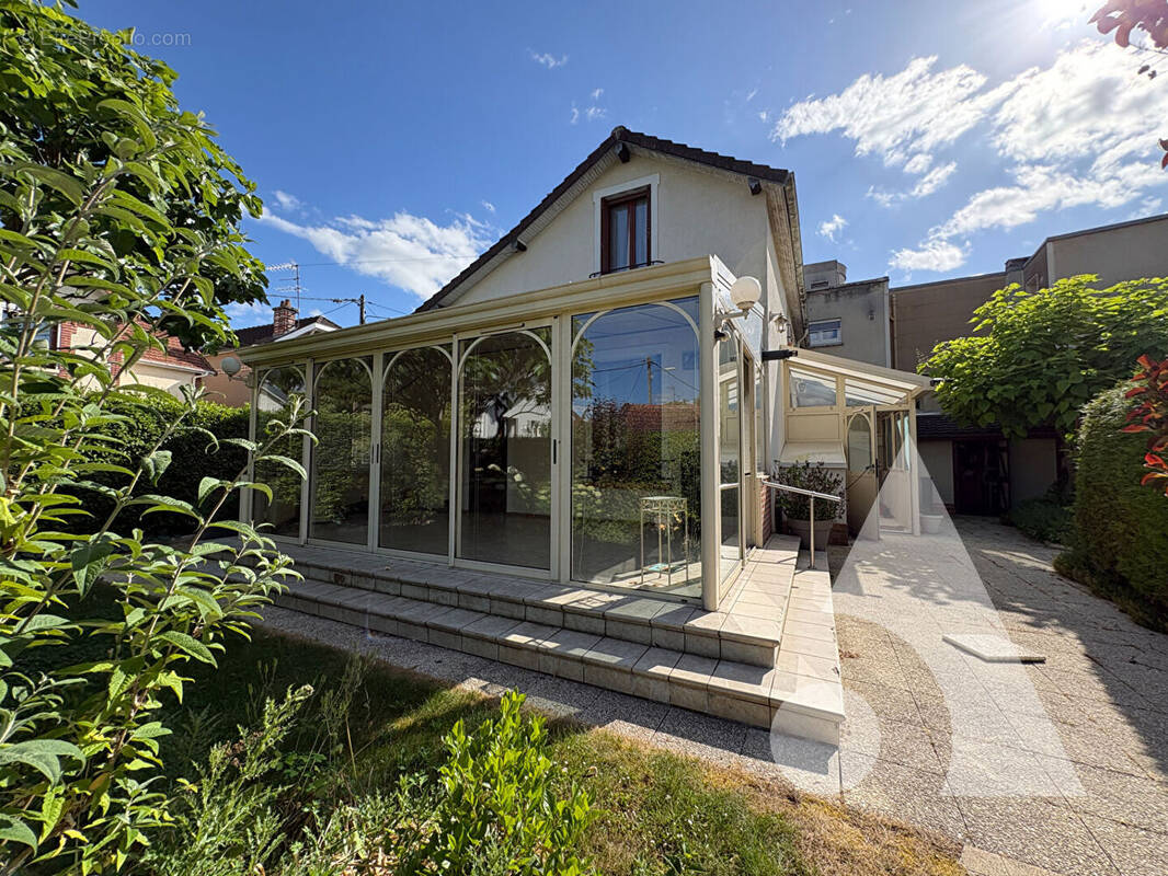 Maison à SAINT-JULIEN-LES-VILLAS