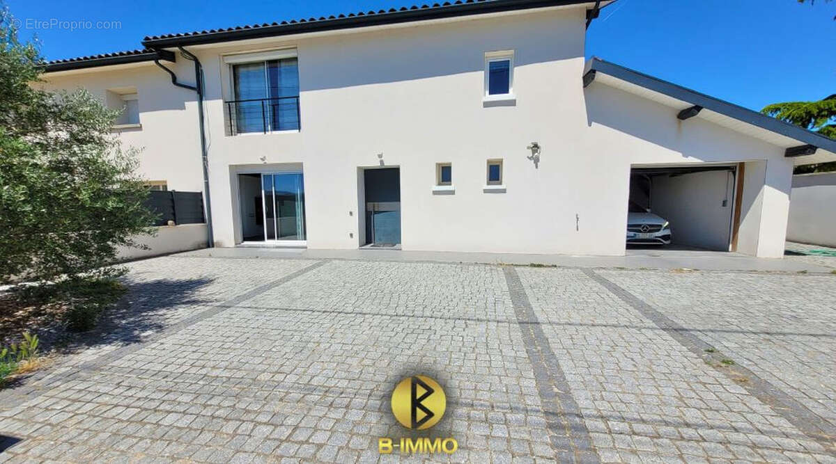 Maison à SAINT-CLAIR-DU-RHONE