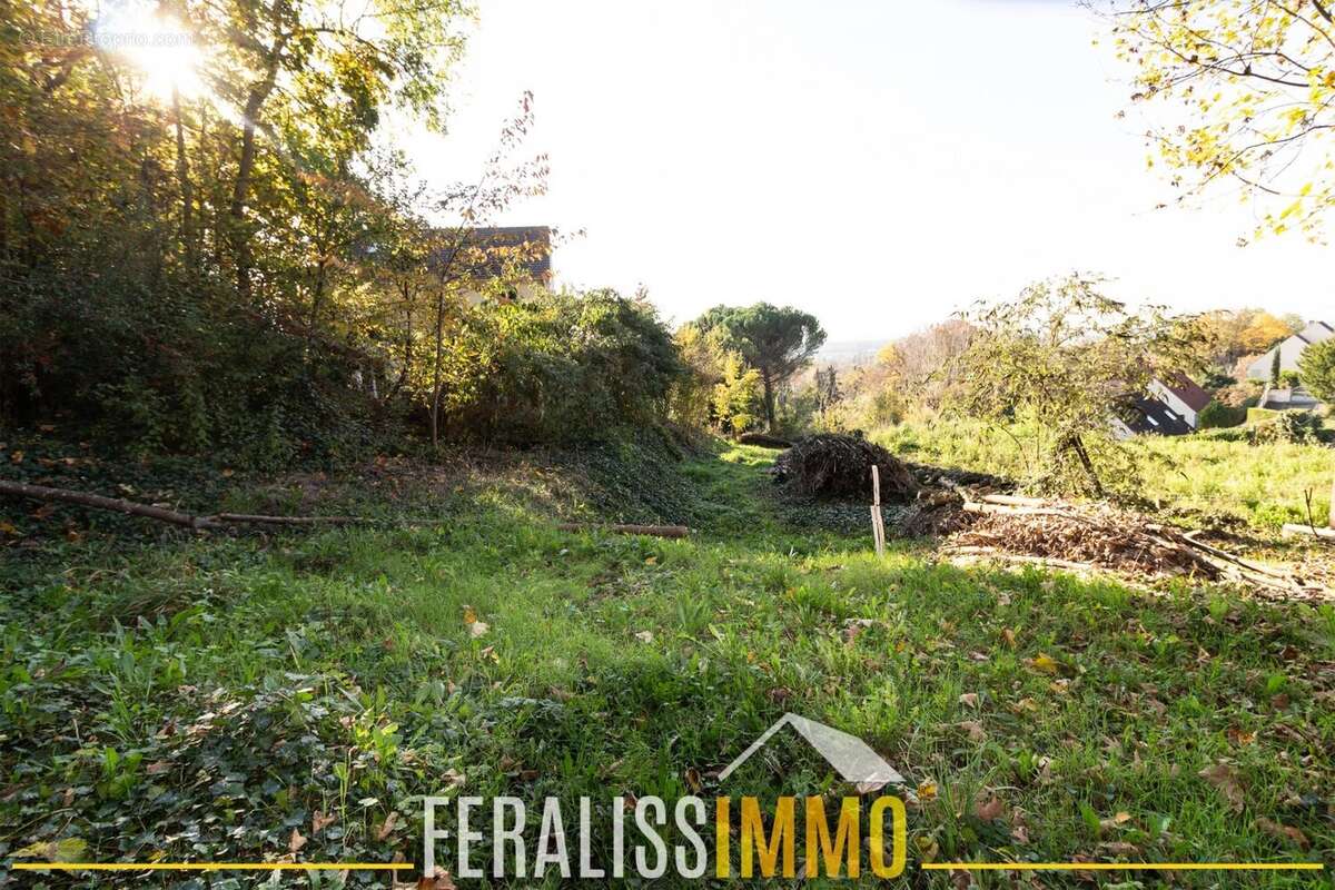 Terrain à VAUX-SUR-SEINE