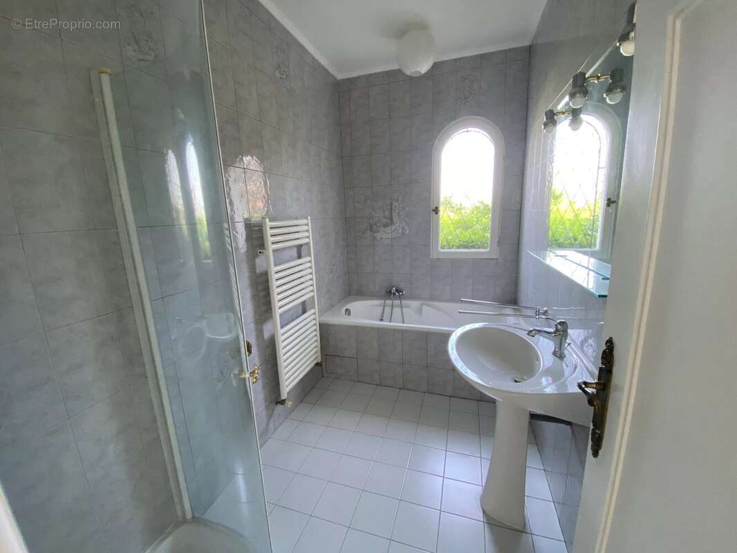 Maison à BERRE-LES-ALPES