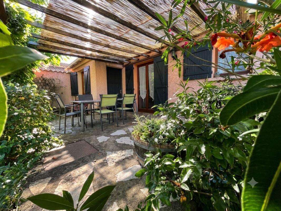 Maison avec jardin et piscine - photo 2