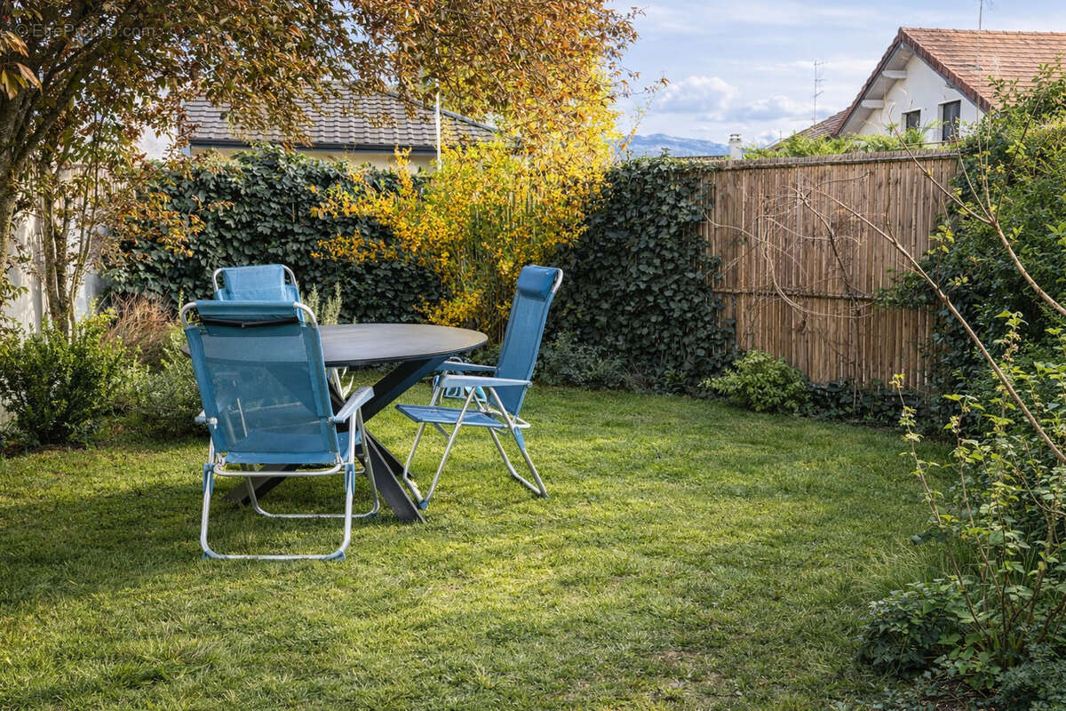 Appartement à CRANVES-SALES