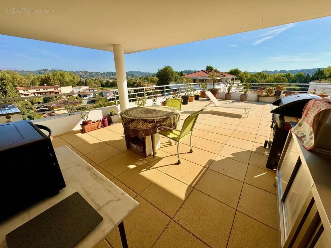 Appartement à MANDELIEU-LA-NAPOULE