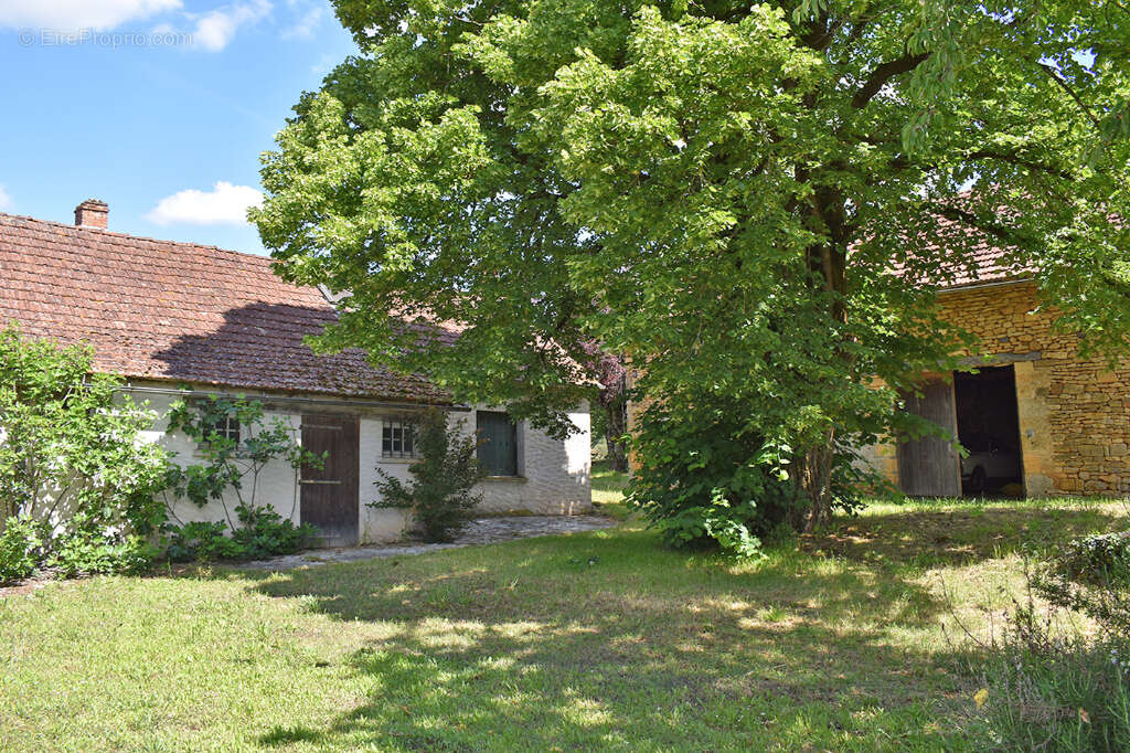 corps de ferme Aubas 5 pièce(s) 95 m2 - photo 2