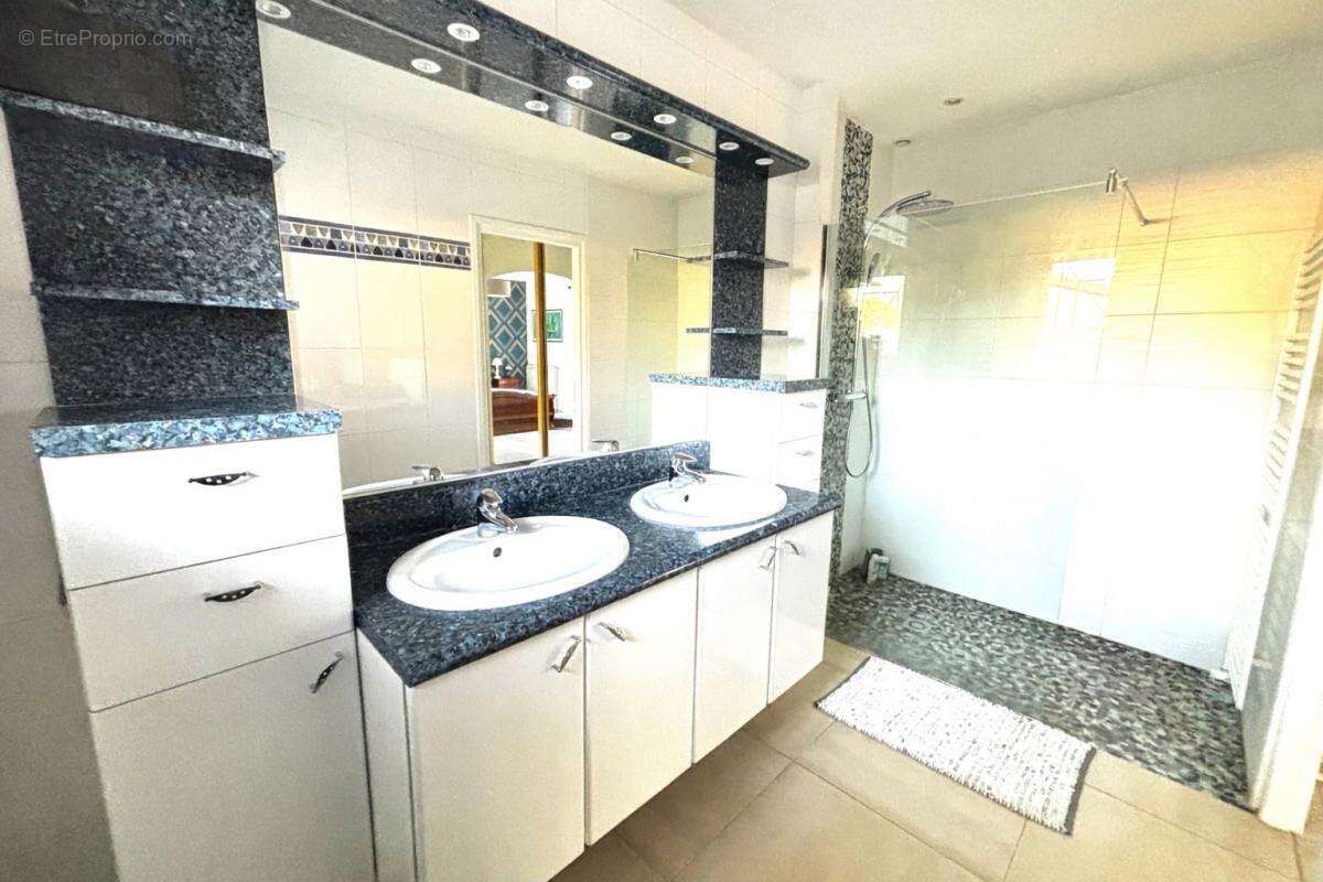  Maison de plain-pied 158 m² – Piscine 5x10 – Terrain 1500 m² – Cœur de village – Brax (31) - photo 12