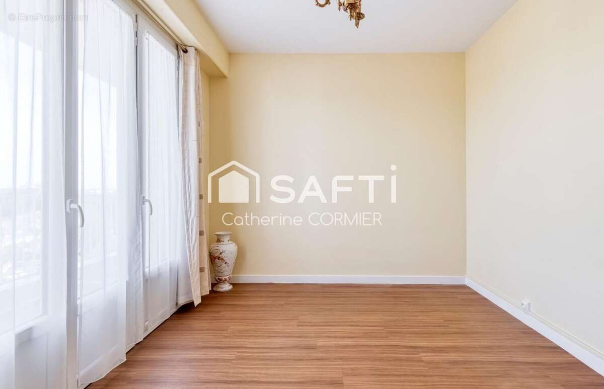 Photo 6 - Appartement à AVRILLE