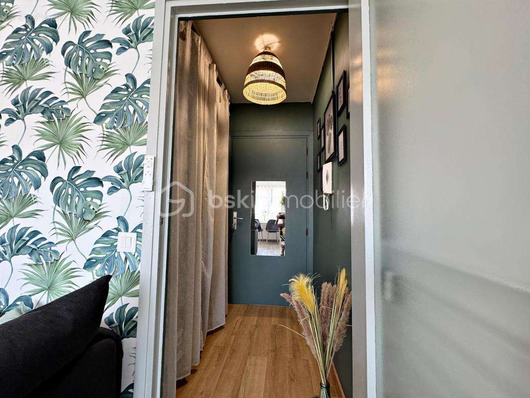 Dpt var - hyeres les palmiers centre - t1 bis de 28 m² - 4 eme etage avec ascenseur - photo 6