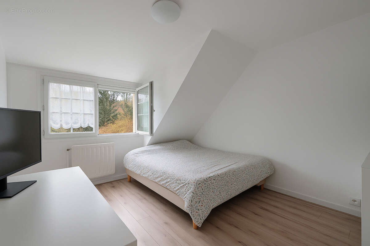 Maison à SAVIGNY-LE-TEMPLE