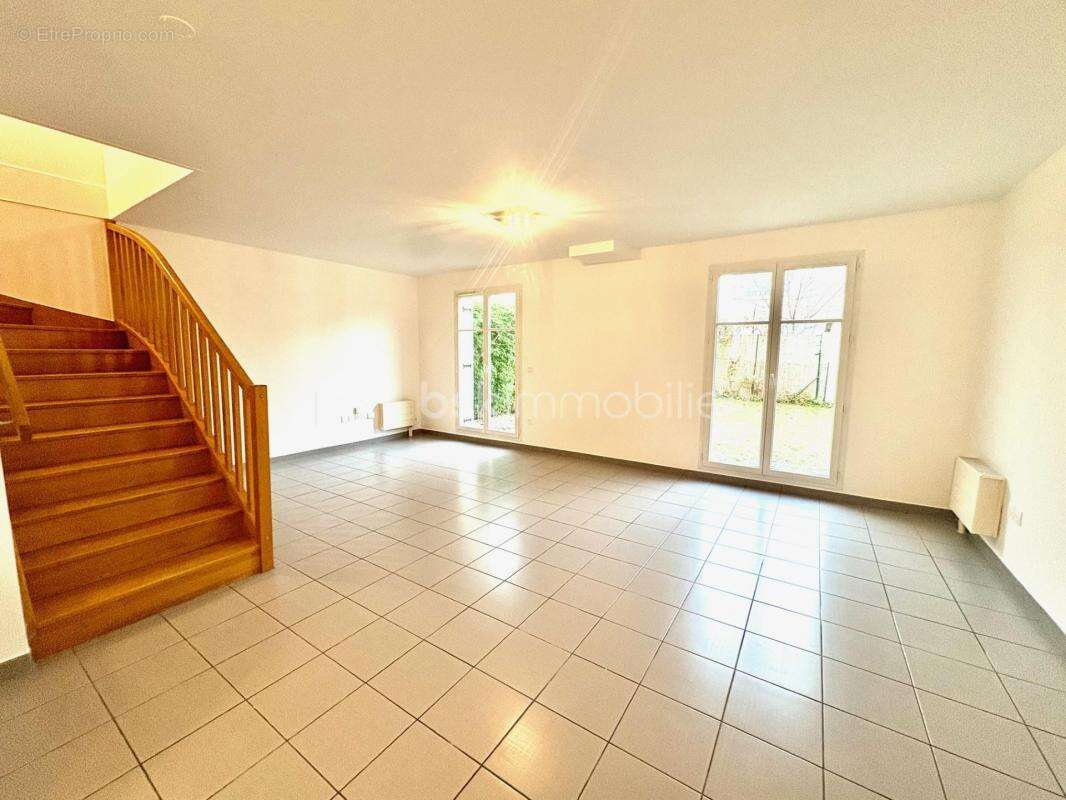 Maison à CHILLY-MAZARIN