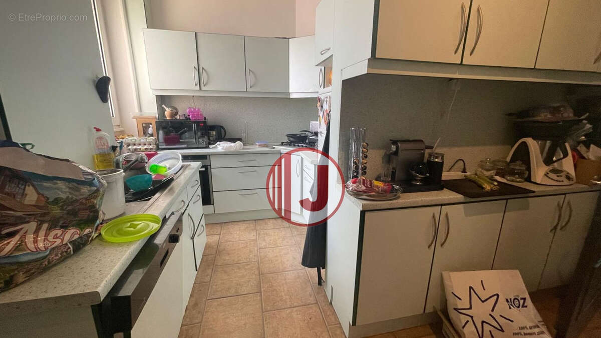 Mulhouse Rue Josué Hofer - Appartement spacieux de 144 m2 avec 7 pièces dont 5 chambres - photo 9