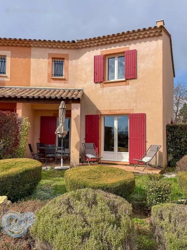 Maison à SAINT-TRINIT