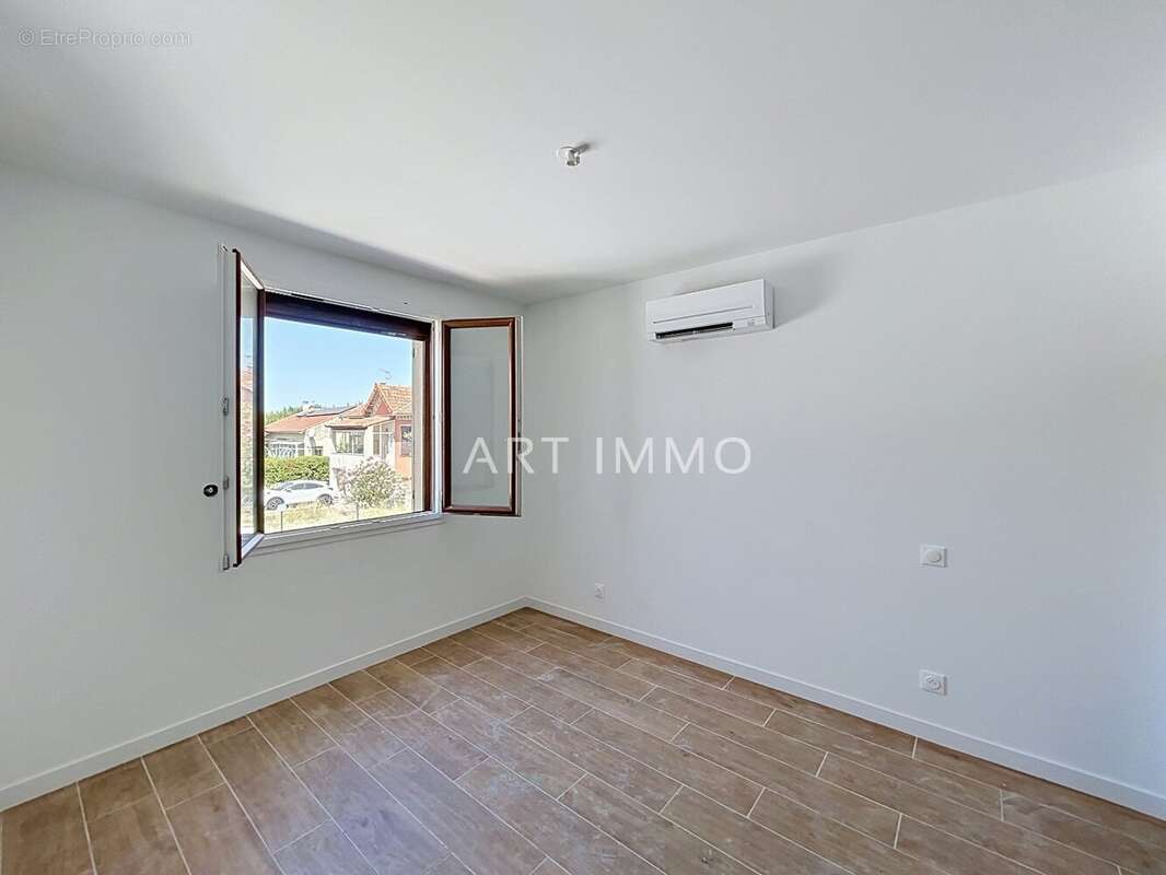 A vendre appartement trois chambres avec balcon. - photo 5