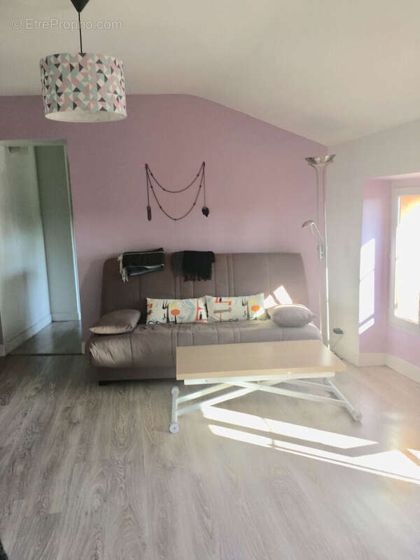 Appartement à FEUCHEROLLES