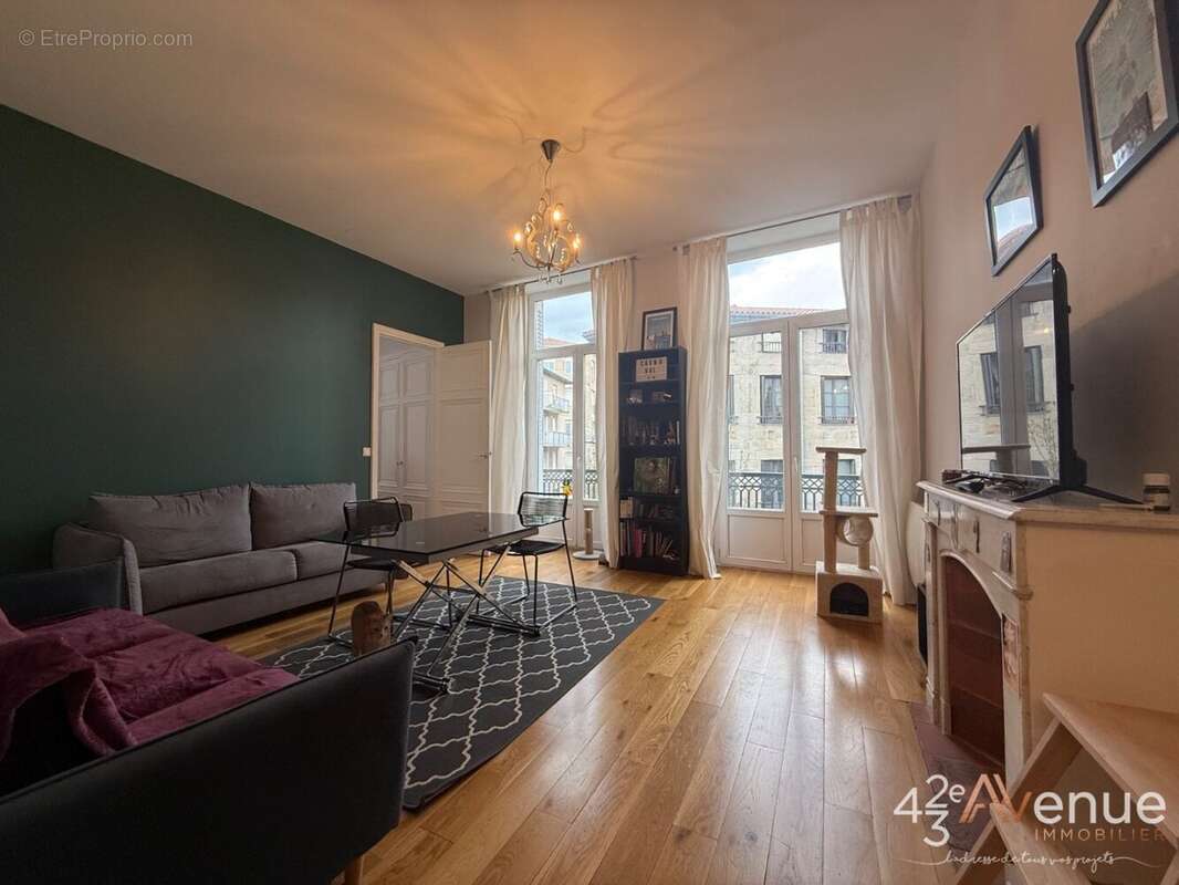 Appartement à SAINT-ETIENNE