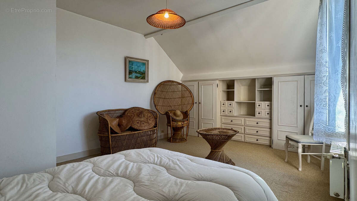 Maison à CHANTELOUP-LES-VIGNES