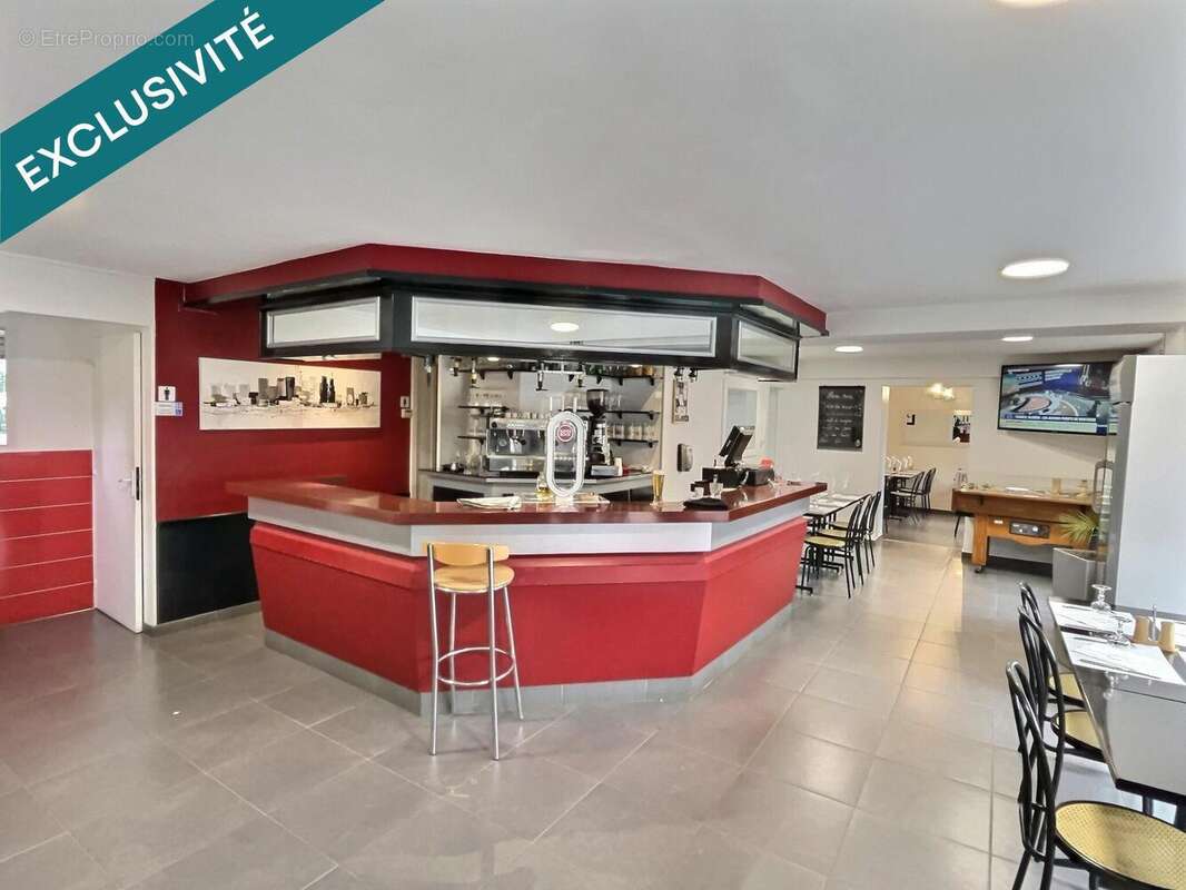 Photo 2 - Commerce à TRIEL-SUR-SEINE