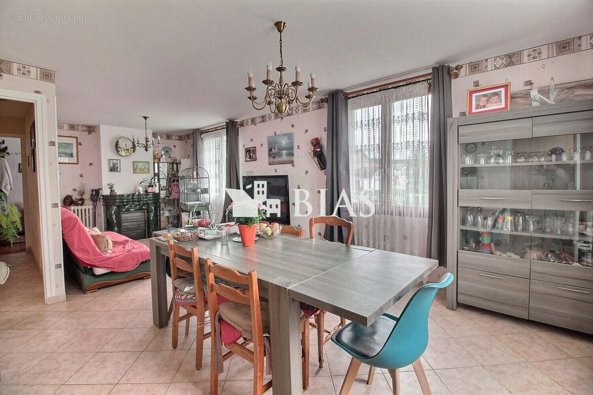 Maison 92 m² à Brionne  - photo 2