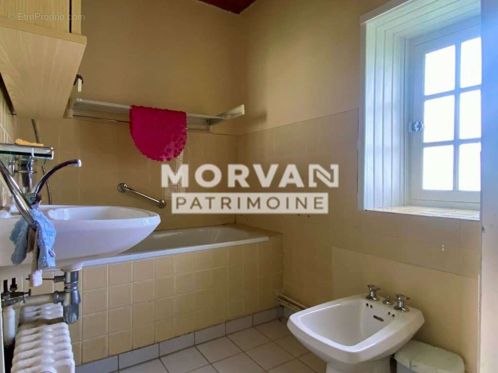 Maison à CRUX-LA-VILLE