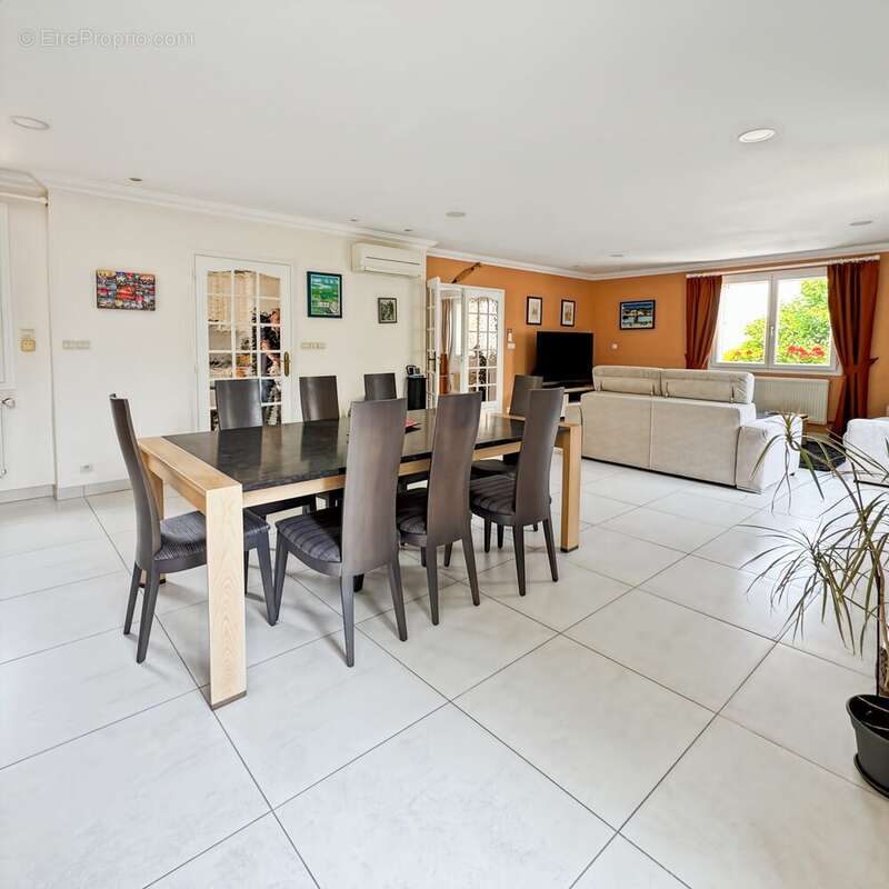 Maison à BRY-SUR-MARNE