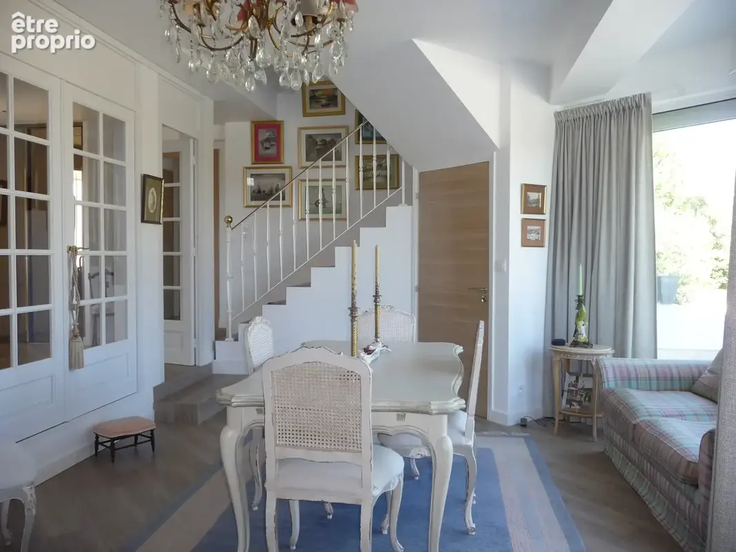 Montbrison superbe villa contemporaine avec piscine   208 m2   terrain de 2 700 m2 - photo 4