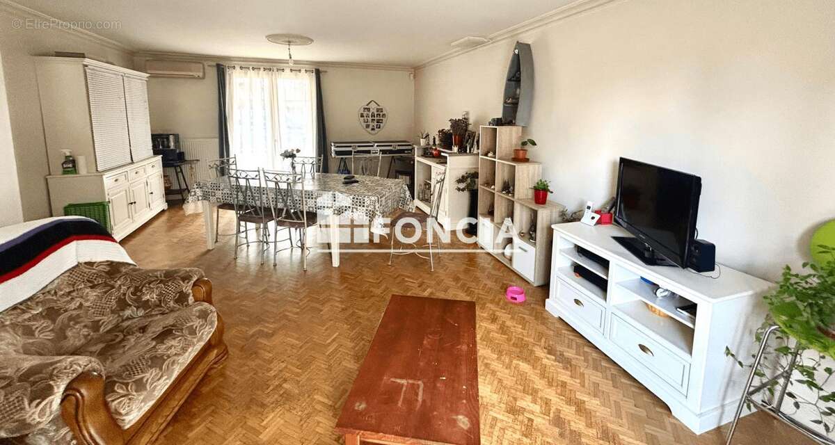 Maison à BUXEROLLES