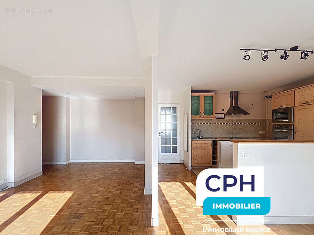 Appartement à COURBEVOIE