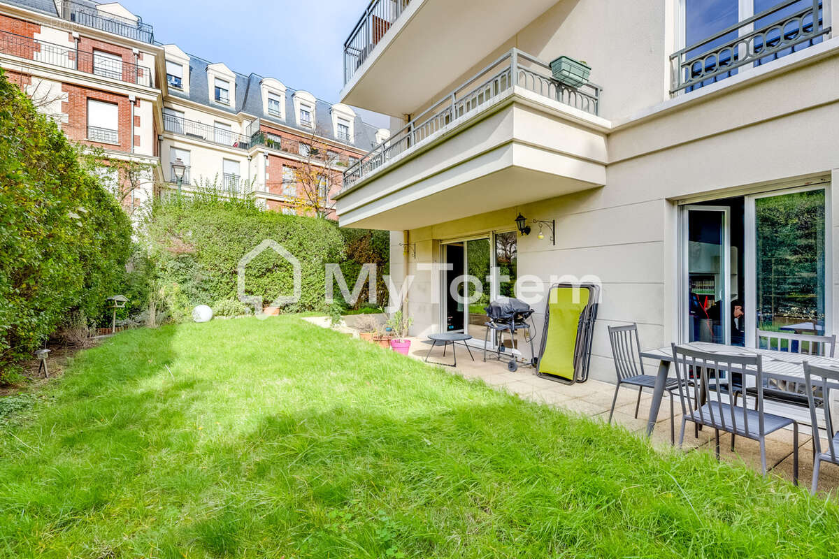 Appartement à LA GARENNE-COLOMBES