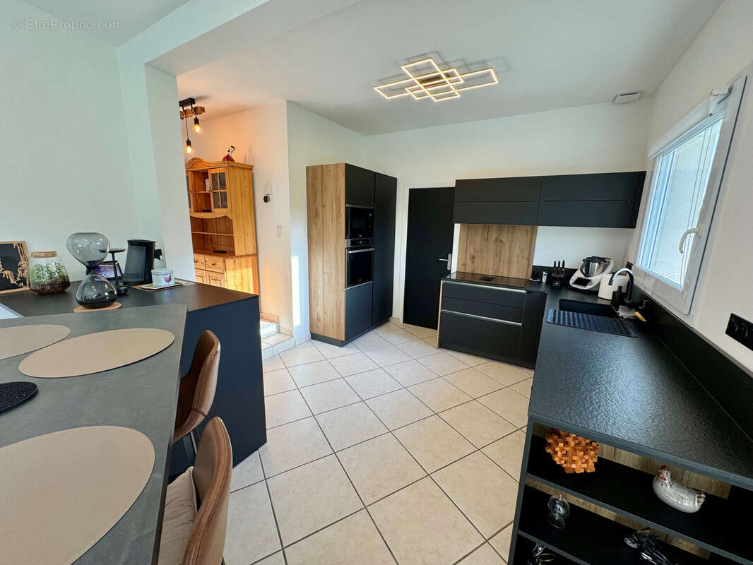 Maison à SAINS-EN-AMIENOIS