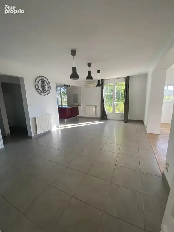 Lançon-Provence - 8400 m2 de terrain avec sa maison de 136 m2 et bien plus encore !!! - photo 17