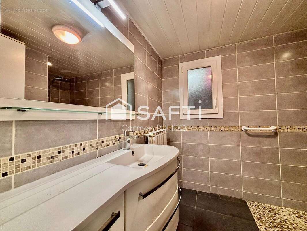 Maison 140 m² à Saint-Magne-De-Castillon  - photo 8