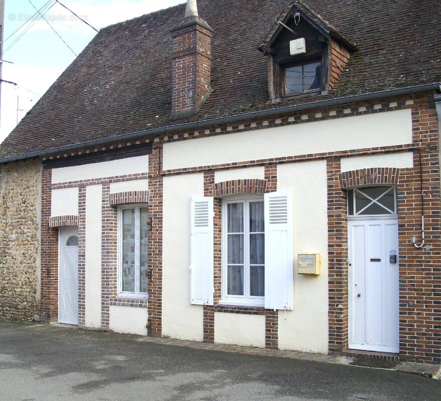 Maison à BREZOLLES