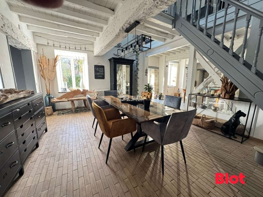 Maison à VERN-SUR-SEICHE