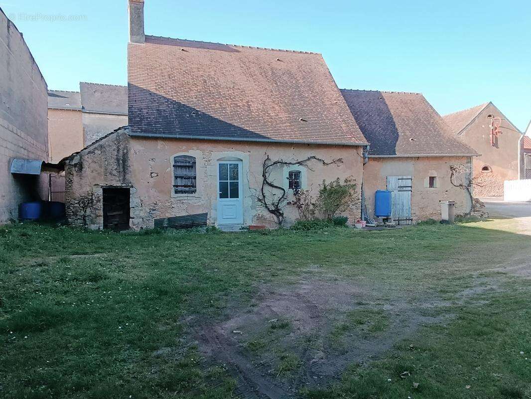 Maison de village avec seconde maison à restaurer - photo 2