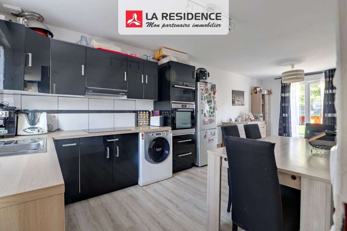 Maison à MAURECOURT