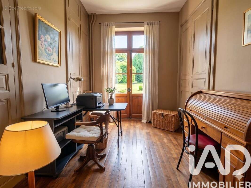 Maison 228 m² à Gouzon  - photo 7