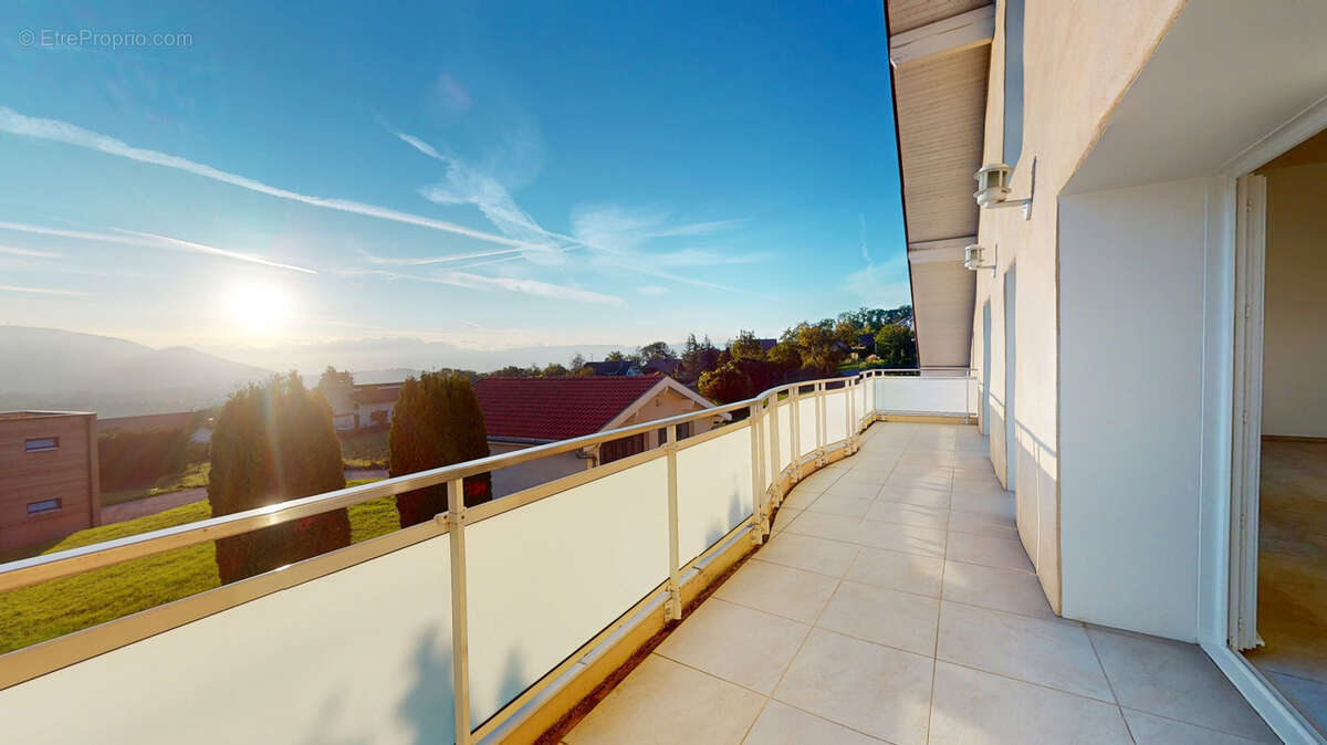 Appartement à CRANVES-SALES