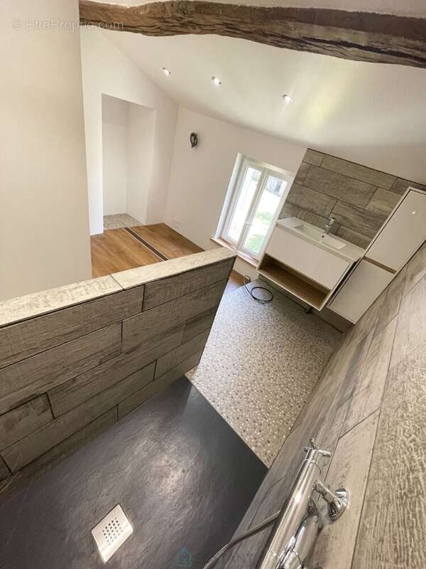 Belle propriété de 325² avec jardin de 3 660m² et dépendances - photo 16