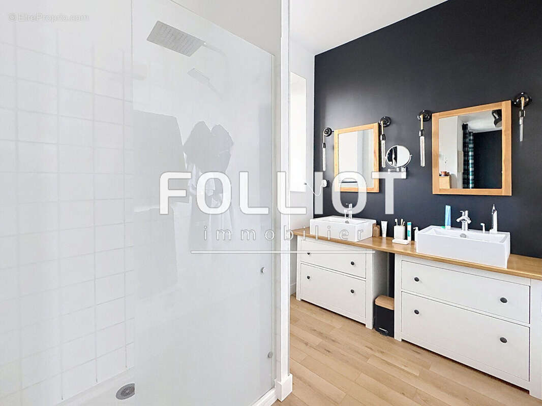 Appartement à FOUGERES