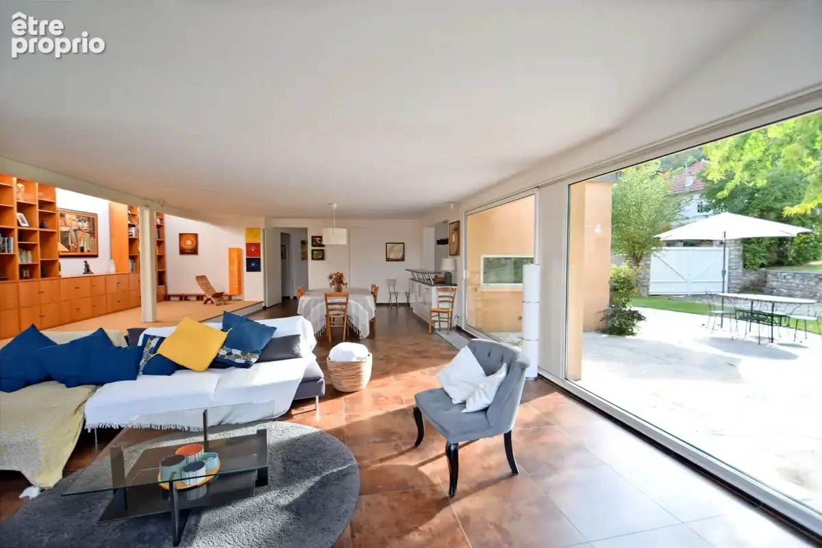 Dpt Yvelines (78), à vendre VILLENNES SUR SEINE, propriété P11 de 327,3 m² sur un terrain piscinable de 1 495,00 m² - photo 4
