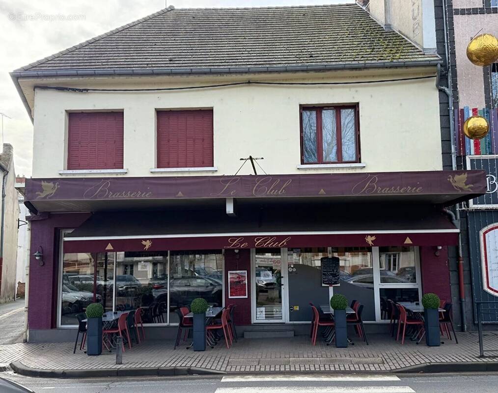 Commerce à SAINT-POURCAIN-SUR-SIOULE