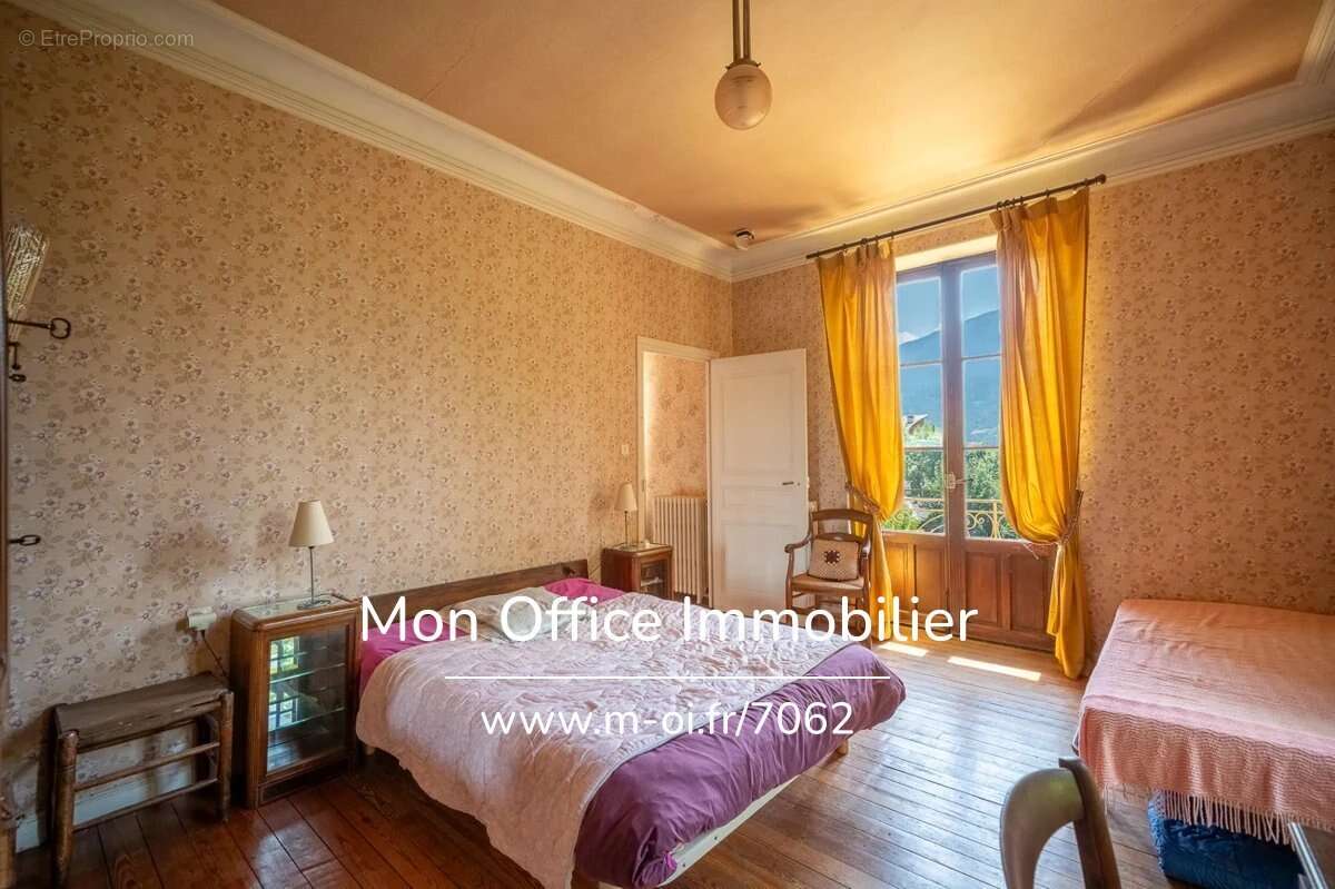 Référence : 7062-MTE - Maison bourgeoise de 1904 - centre ville - jardin de 1492 m2 - photo 7