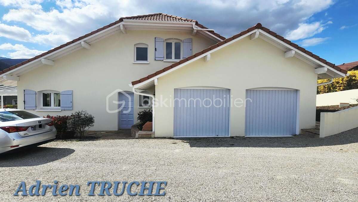 Maison à VETRAZ-MONTHOUX