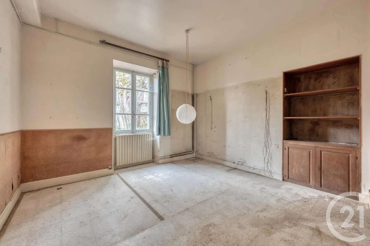 Maison à OZOUER-LE-VOULGIS