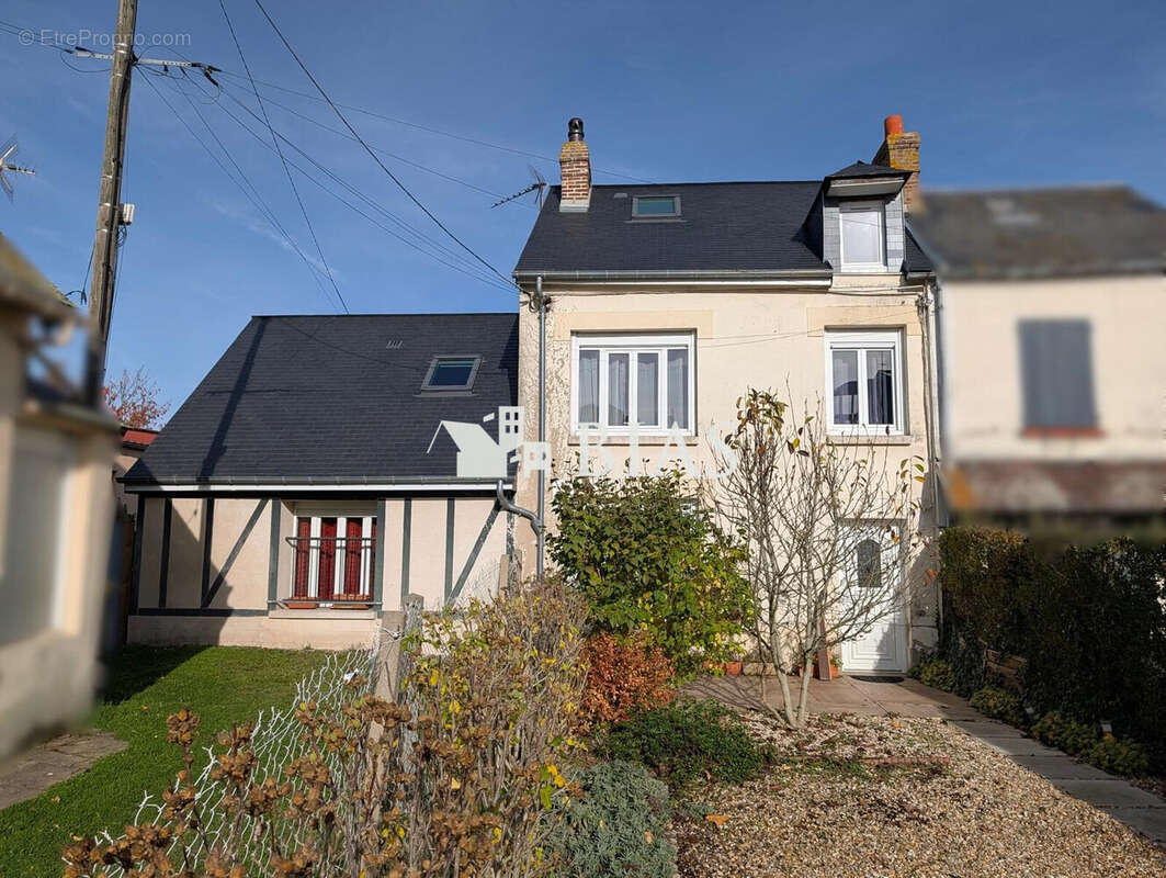 Maison à CRIQUEBEUF-SUR-SEINE